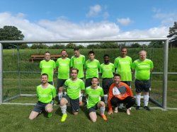 Da rollt der Ball wieder! 🎉 Das Runde⚽muss ins Eckige... 🥅🙂
Mit Spaß am Spiel trifft die...
